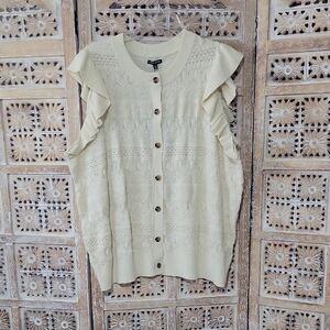 Who What Wear Cream Button Ruffle Sleeve Down Top 2X